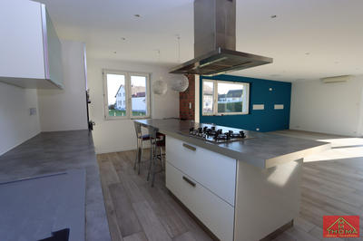 Maison - 195 m² - 9 pièces