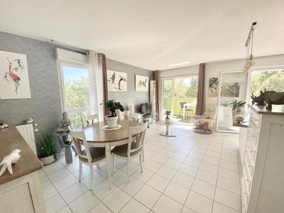 Appartement - 80 m² - 4 pièces