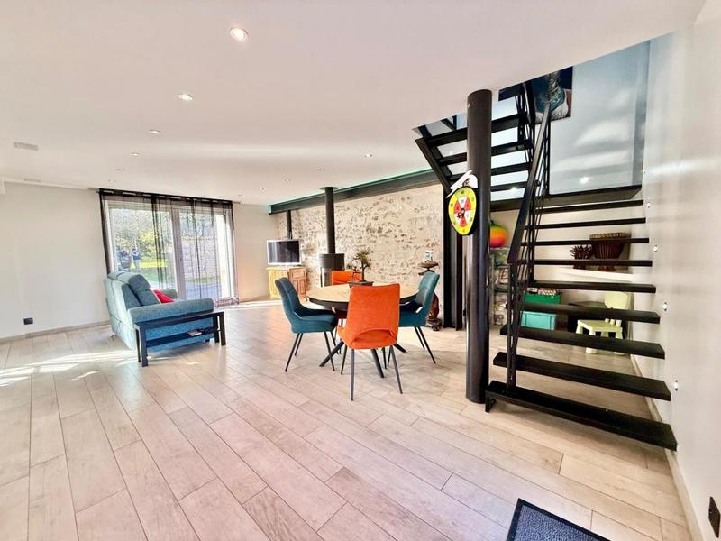 Maison - 186 m² - 7 pièces