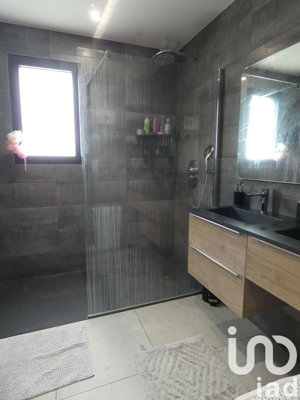 Maison - 198 m² - 8 pièces