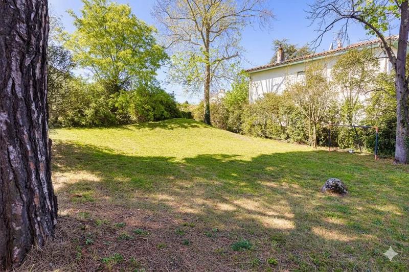 Maison d'architecte - 239 m² - 3 pièces