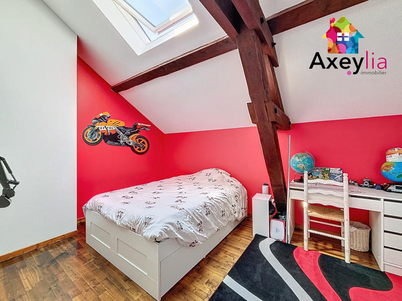 Maison - 240 m² - 8 pièces