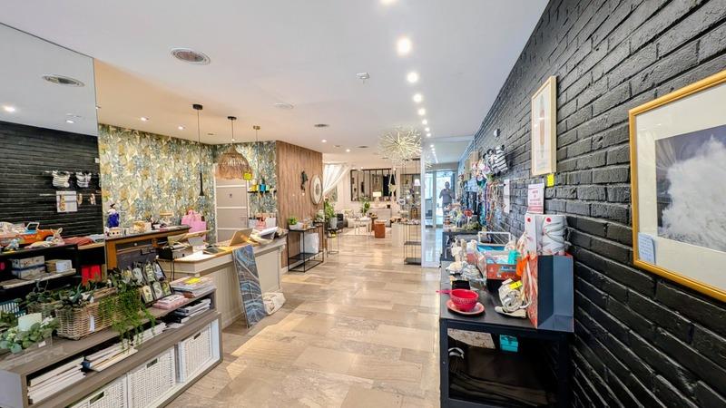 Local commercial - 100 m² - 2 pièces