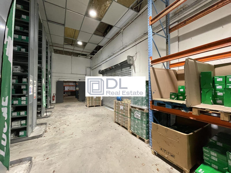 Entrepôt - 1 000 m²