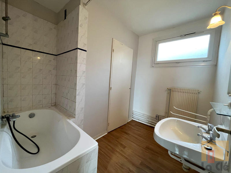 Appartement - 85 m² - 4 pièces