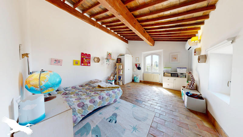 Maison - 220 m² - 5 pièces