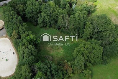 Maison - 1 200 m² - 35 pièces