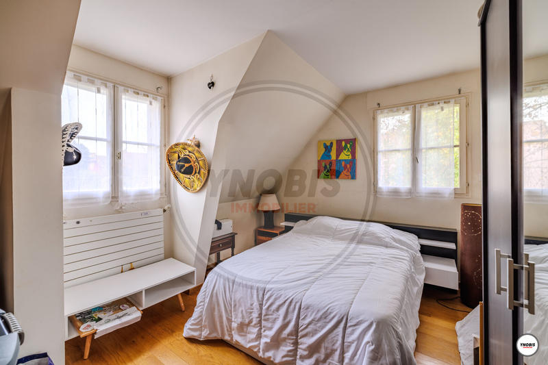 Maison - 256 m² - 9 pièces