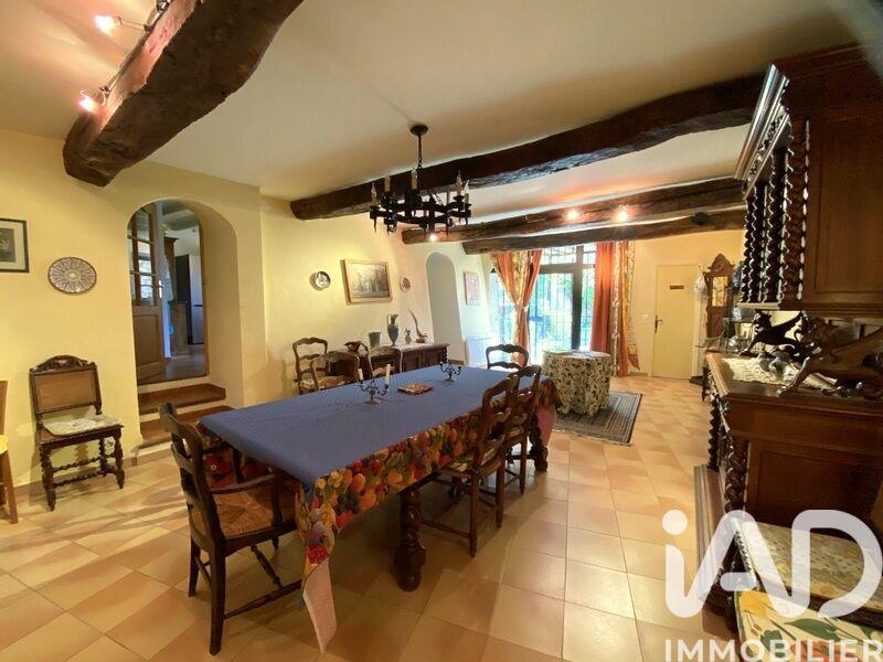 Maison - 201 m² - 6 pièces