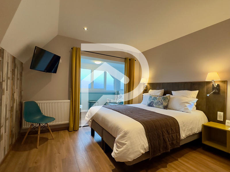 Local commercial - 2 000 m²