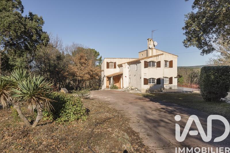 Maison - 226 m² - 8 pièces