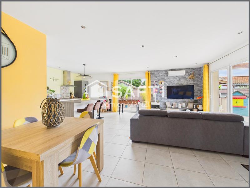 Maison - 99 m² - 5 pièces