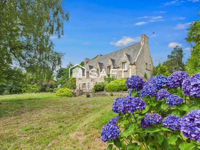 Maison - 380 m² - 13 pièces