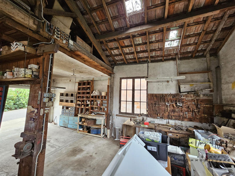 Maison - 313 m² - 13 pièces