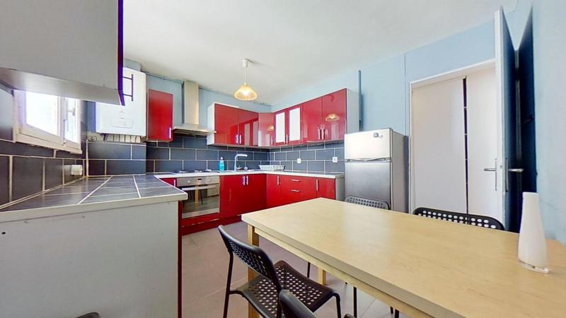 Appartement - 79 m² - 5 pièces