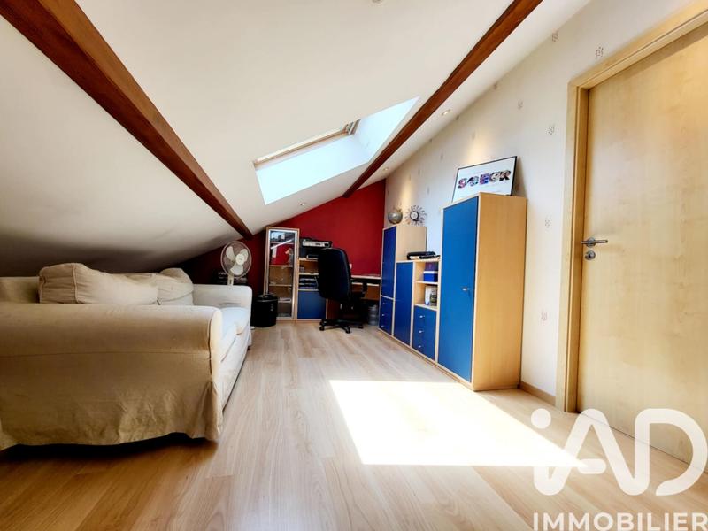 Maison - 220 m² - 7 pièces