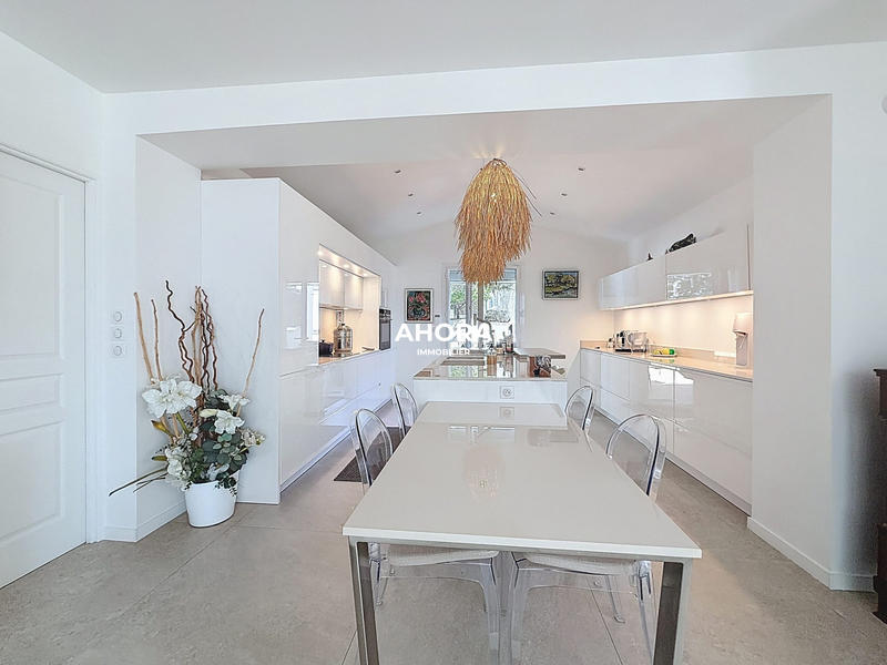 Maison - 165 m² - 6 pièces