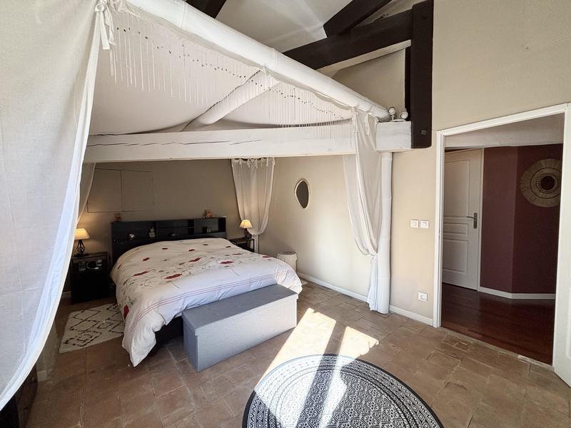 Maison en pierre - 137 m² - 6 pièces