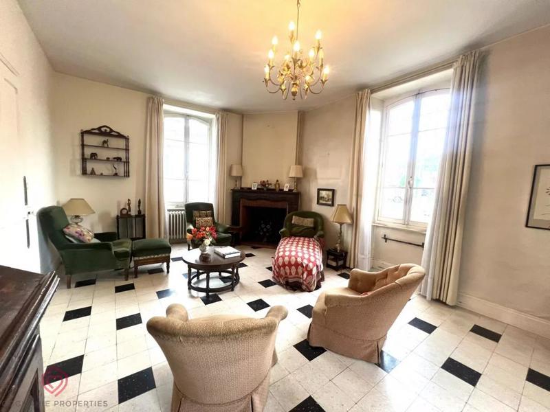 Maison de village - 174 m² - 7 pièces