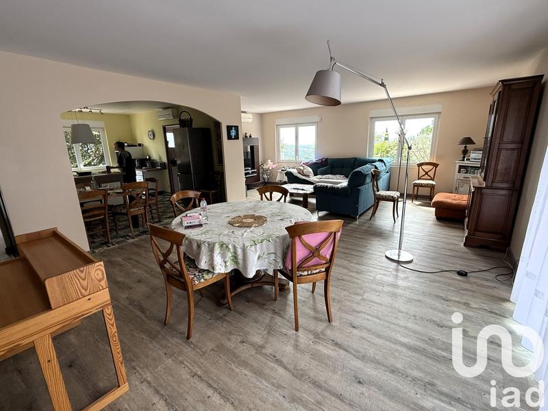 Maison - 237 m² - 8 pièces