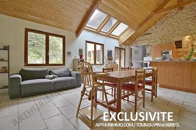 Maison - 225 m² - 9 pièces