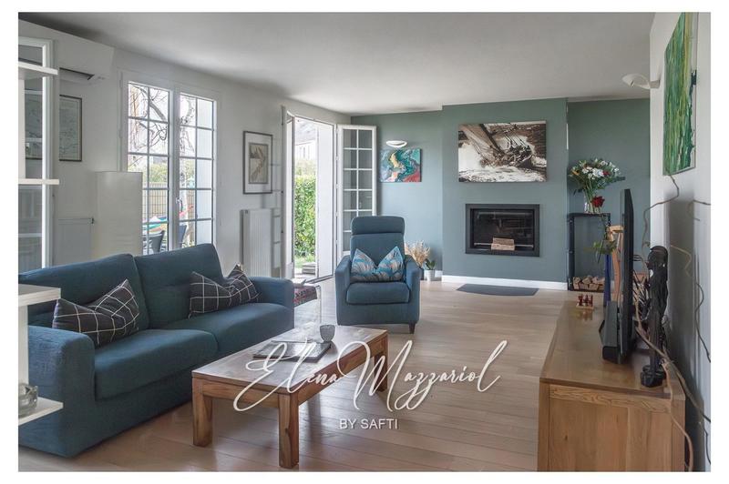 Maison - 207 m² - 9 pièces