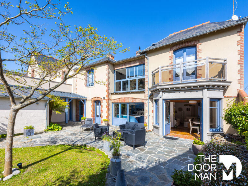 Demeure - 137 m² - 5 pièces