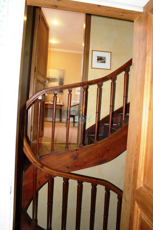 Propriété - 360 m² - 15 pièces