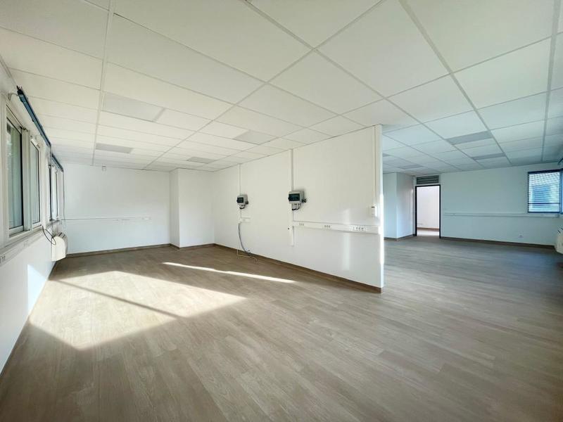 Bureau - 303 m²