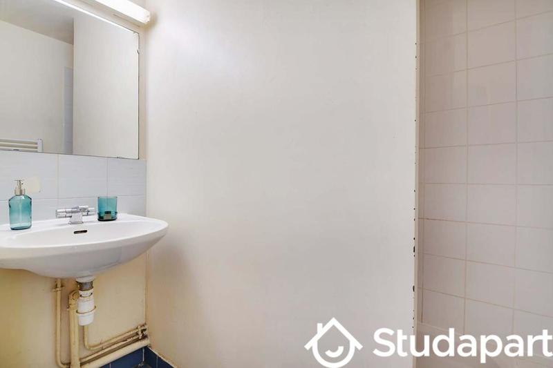 Chambre - 11 m² - 1 pièce