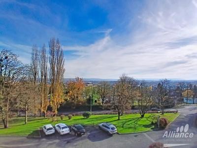 Appartement - 127 m² - 6 pièces