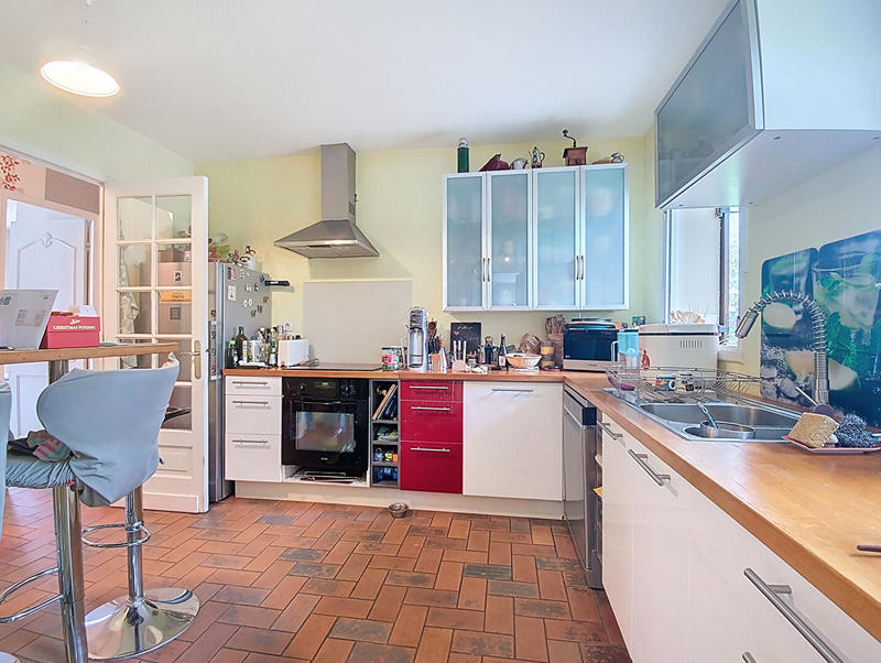 Maison - 167 m² - 8 pièces