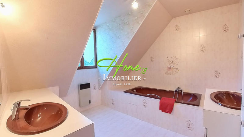 Maison - 146 m² - 7 pièces