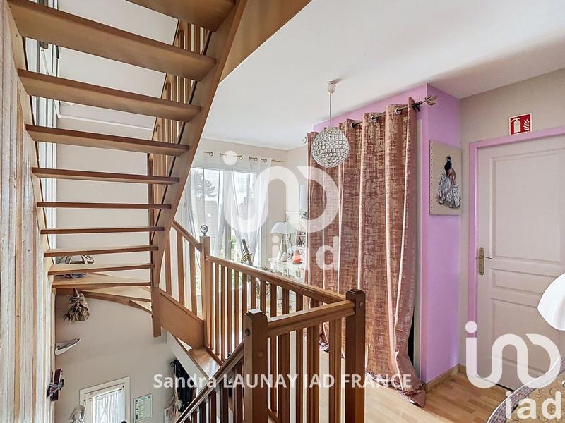 Maison - 202 m² - 8 pièces