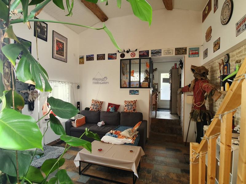 Maison - 300 m² - 11 pièces