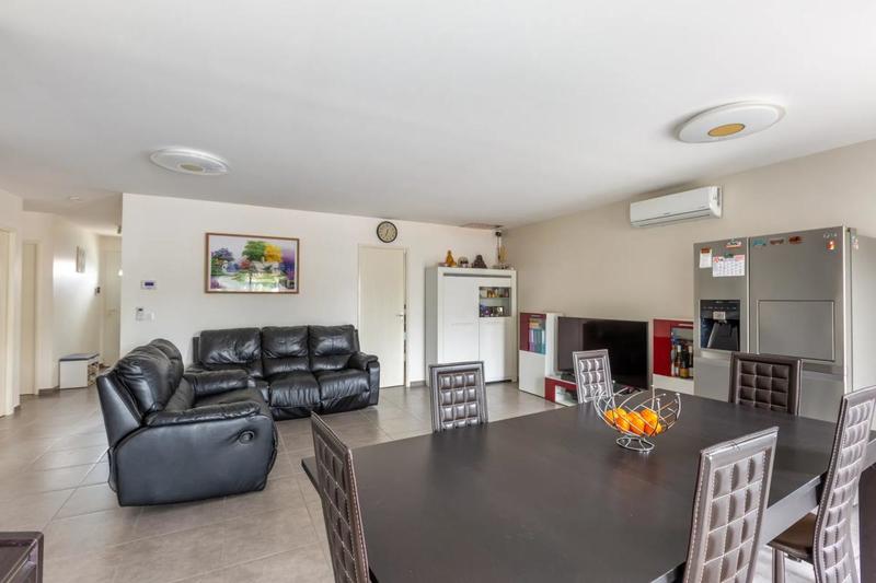 Maison - 99 m² - 5 pièces