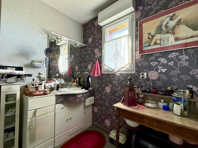 Maison - 230 m² - 10 pièces