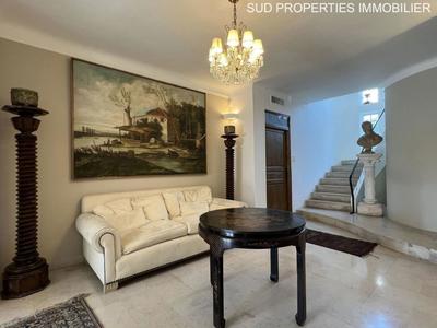 Villa - 247 m² - 7 pièces