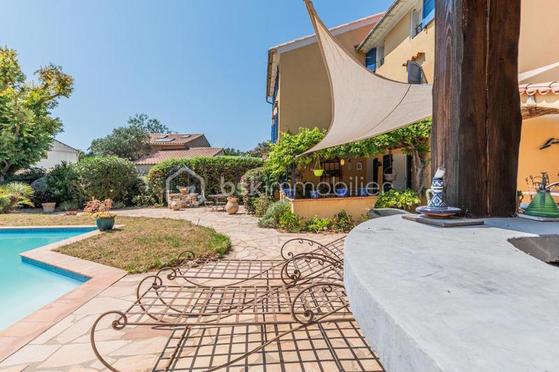 Maison - 218 m² - 7 pièces