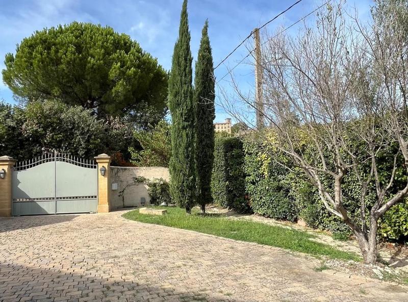 Maison - 195 m² - 8 pièces