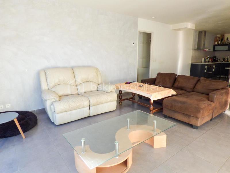 Maison - 99 m² - 5 pièces