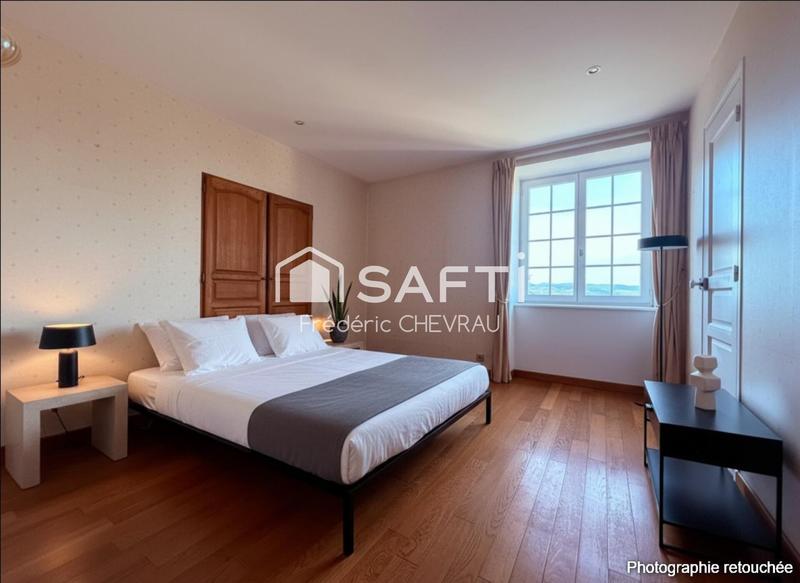 Maison - 261 m² - 7 pièces