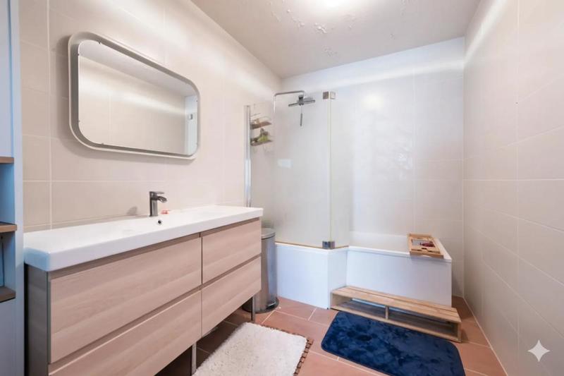 Maison - 200 m² - 8 pièces