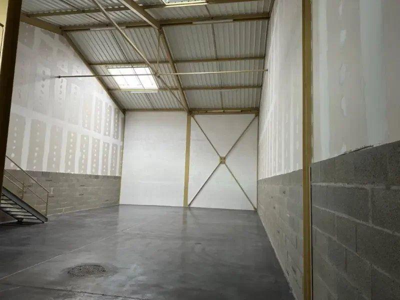 Bureau - 234 m² - 1 pièce