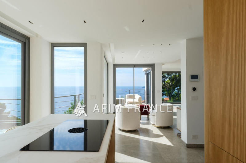 Maison - 400 m² - 8 pièces