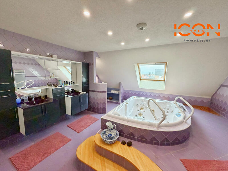 Maison - 340 m² - 14 pièces