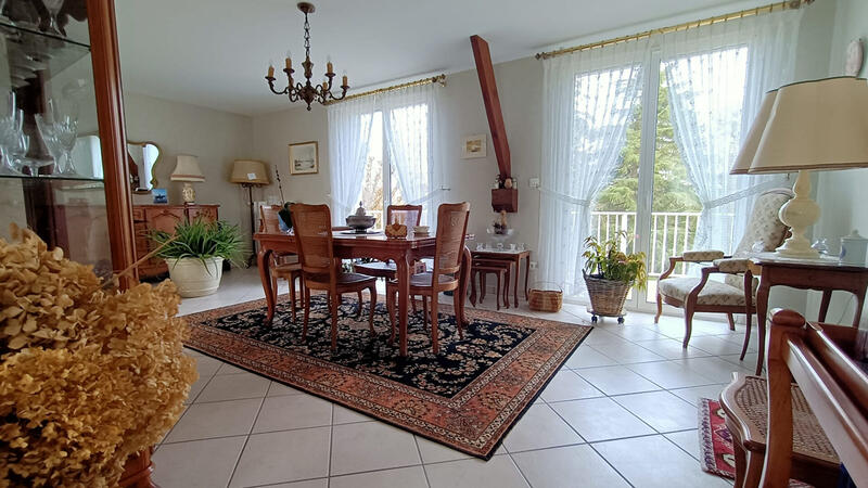 Maison - 172 m² - 7 pièces