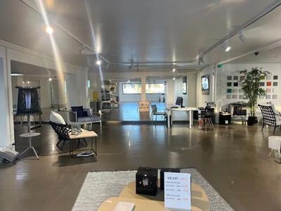 Local commercial - 670 m²