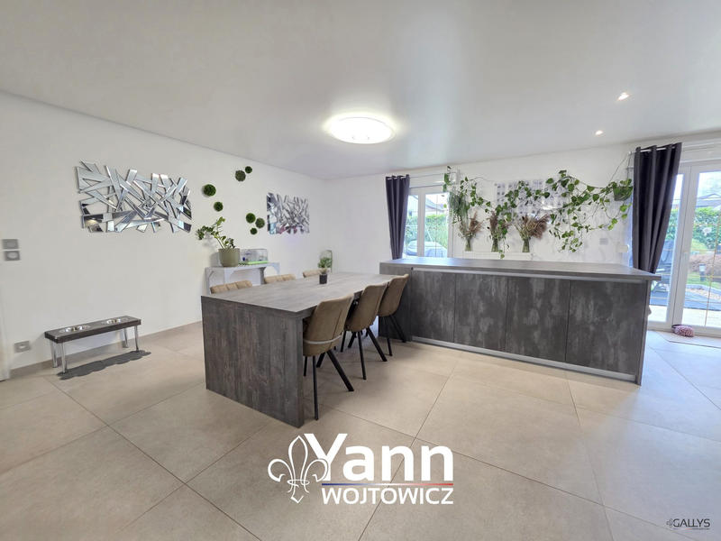 Maison - 112 m² - 5 pièces