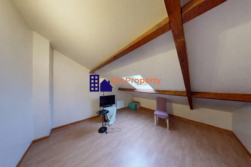 Appartement - 80 m² - 5 pièces